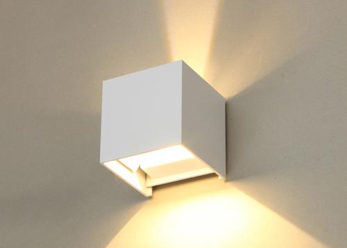 lampada da parete nera/bianca di 2*3W del LED per la casa e l'hotel del corridoio del cubo