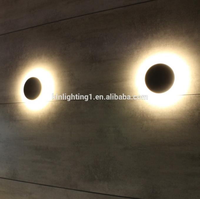 Lampada da parete decorativa moderna del disco piano rotondo LED del pianeta dell'interno